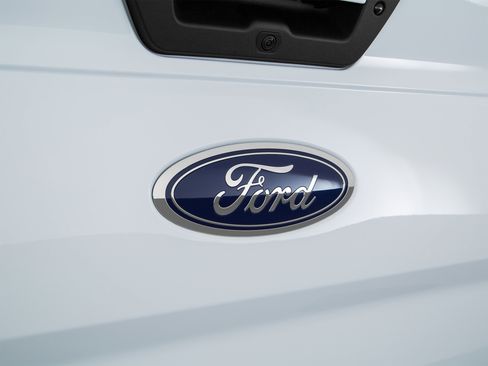 Used 2017 Ford F150 XLT w/ Equipment Group 302A Luxury AWD/4WD image 59