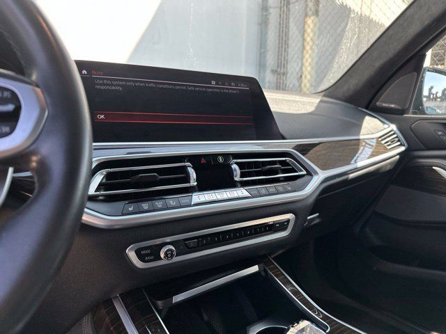 Used 2020 BMW X7 xDrive40i w/ M Sport Package AWD/4WD image 17