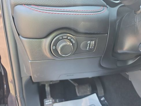 Used 2024 Dodge Durango GT RWD image 36