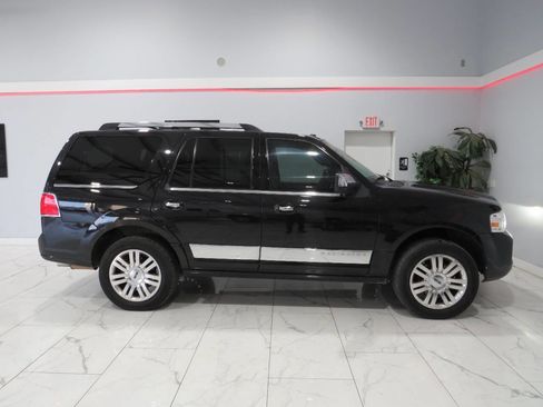 Used 2014 Lincoln Navigator Base 4x4 4dr SUV w/ Equipment Group 101A image 3