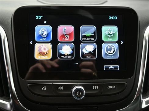 Used 2018 Chevrolet Equinox Premier image 26