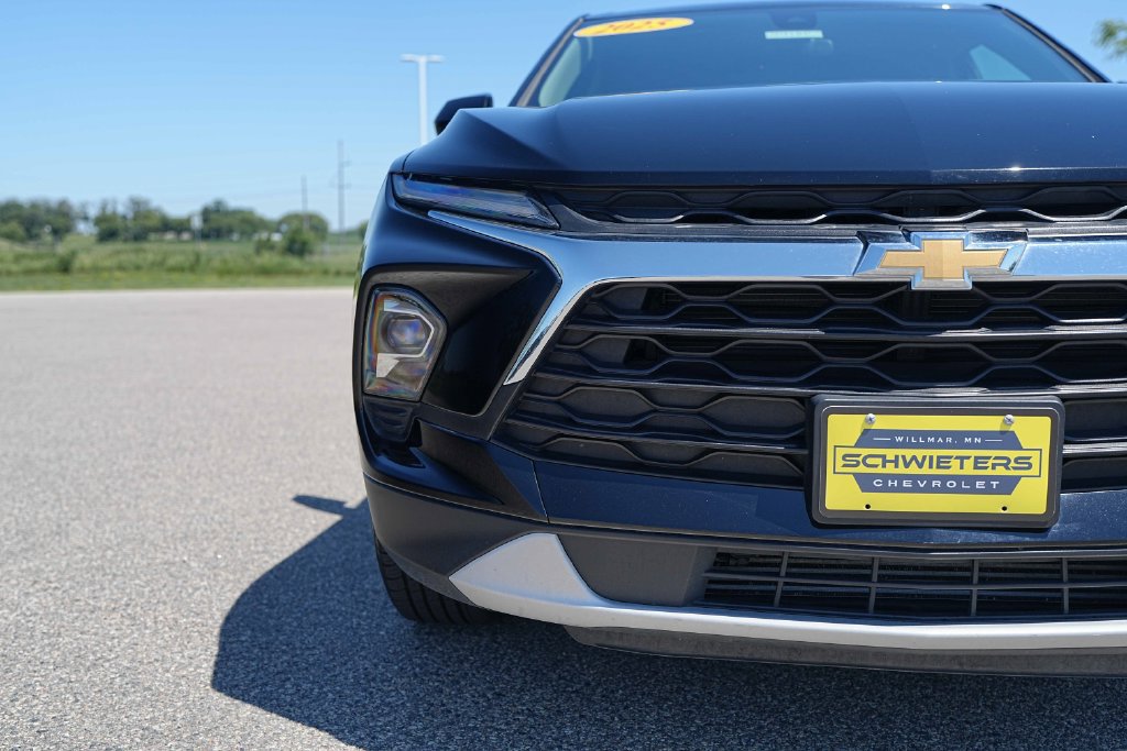 Used 2025 Chevrolet Blazer LT AWD/4WD image 4