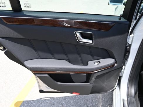 Used 2012 Mercedes-Benz E 350 4MATIC Sedan image 24