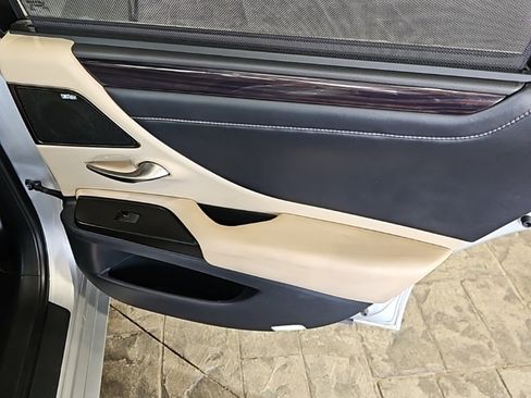 Used 2019 Lexus ES 350 Ultra Luxury image 15