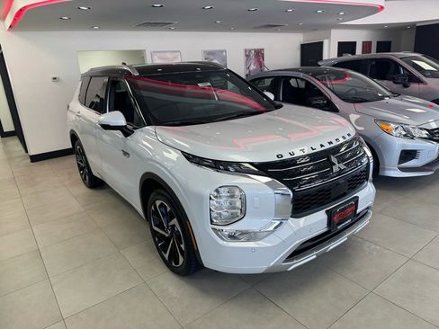 New 2025 Mitsubishi Outlander SEL image 6