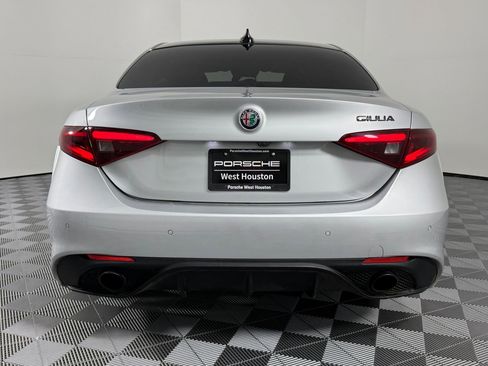 Used 2019 Alfa Romeo Giulia w/ Quick Order Package 22K Sport image 10