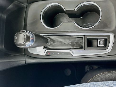 Used 2019 Chevrolet Equinox LT FWD image 24