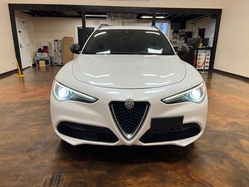 Used 2018 Alfa Romeo Stelvio Ti Sport image 4