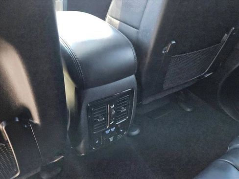 Used 2019 Jeep Grand Cherokee High Altitude AWD/4WD image 17