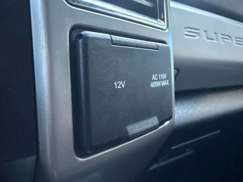 Used 2017 Ford F250 Lariat w/ Lariat Value Package image 31