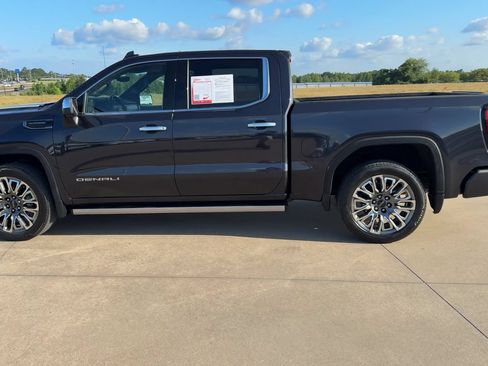 Used 2025 GMC Sierra 1500 Denali Ultimate AWD/4WD image 5