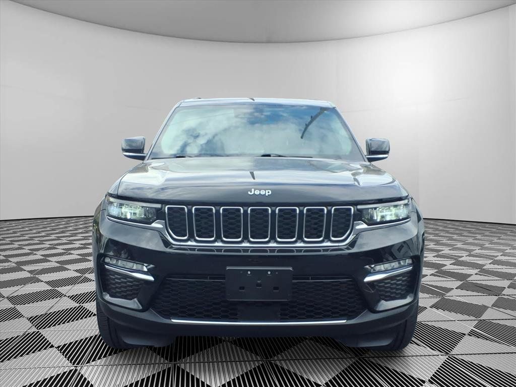 Used 2023 Jeep Grand Cherokee Limited AWD/4WD image 4