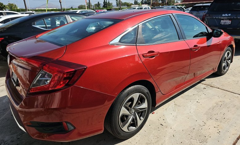Used 2019 Honda Civic LX image 2