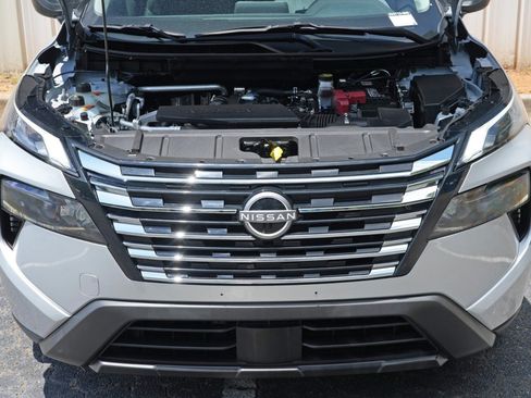Used 2025 Nissan Rogue S FWD image 7