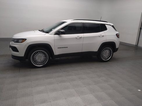 Used 2022 Jeep Compass Latitude AWD/4WD image 2