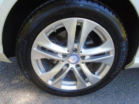 Used 2011 Mercedes-Benz E 350 Sedan image 33