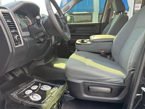 Used 2018 RAM 1500 Express AWD/4WD image 10