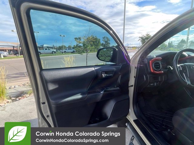 Used 2019 Toyota Tacoma TRD Sport w/ Technology Package AWD/4WD image 13