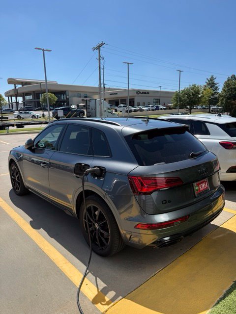 Used 2024 Audi Q5 e Premium Plus w/ Premium Plus Package AWD/4WD image 3