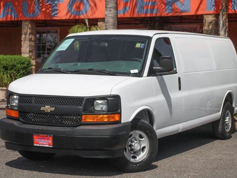 Used 2017 Chevrolet Express 2500 Extended image 4