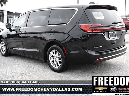 Used 2023 Chrysler Pacifica Touring-L FWD image 37