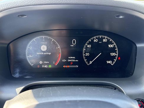 Used 2025 Honda HR-V LX image 13