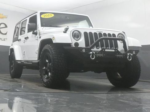 Used 2013 Jeep Wrangler Unlimited Sahara w/ Dual Top Group AWD/4WD image 3