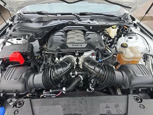 Used 2025 Ford Mustang GT Premium RWD image 17