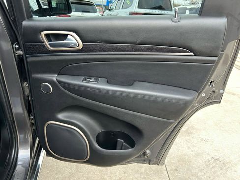 Used 2015 Jeep Grand Cherokee Summit image 16