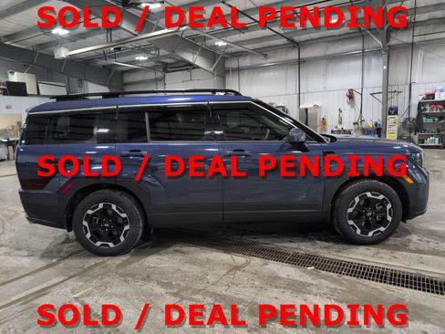 Used 2025 Hyundai Santa Fe SEL image 2