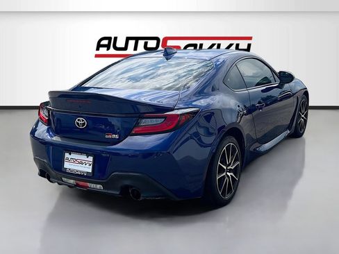 Used 2025 Toyota GR86 RWD image 7