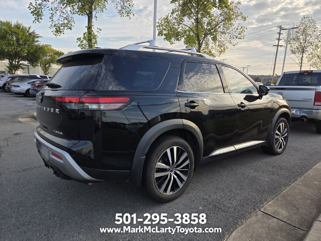 Used 2023 Nissan Pathfinder Platinum FWD image 3