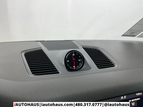 Used 2019 Porsche Cayenne Base image 25