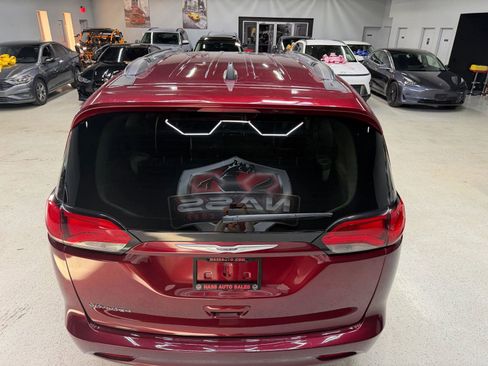 Used 2021 Chrysler Voyager Lxi image 14