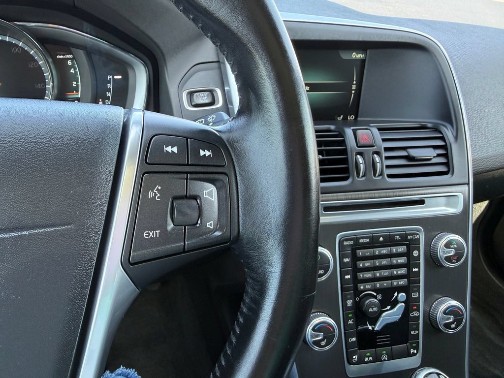 Used 2016 Volvo XC60 T5 Premier w/ Proximity Package FWD image 20