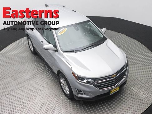 Used 2019 Chevrolet Equinox LT w/ Driver Convenience Package AWD/4WD image 3