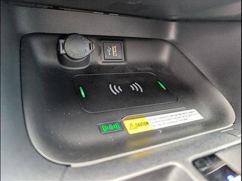 Used 2025 Toyota RAV4 XLE w/ Convenience Package FWD image 15