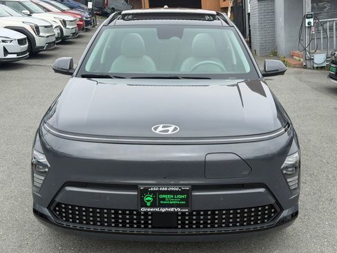Used 2024 Hyundai Kona Limited FWD image 2