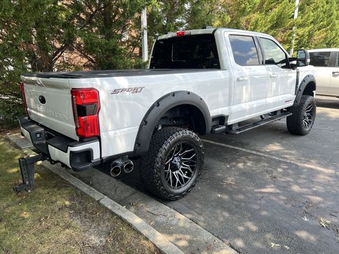 Used 2023 Ford F250 Lariat w/ Sport Appearance Package image 10