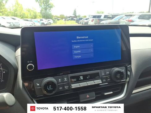 Used 2024 Toyota Grand Highlander AWD image 20