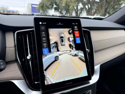 New 2026 Volvo XC90 T8 Plus image 23