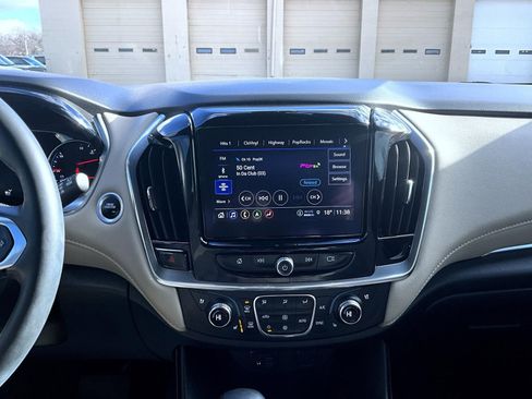 Used 2023 Chevrolet Traverse Premier image 13
