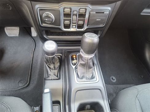 Used 2023 Jeep Wrangler Sahara image 20