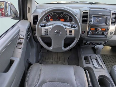 Used 2019 Nissan Frontier SL image 16