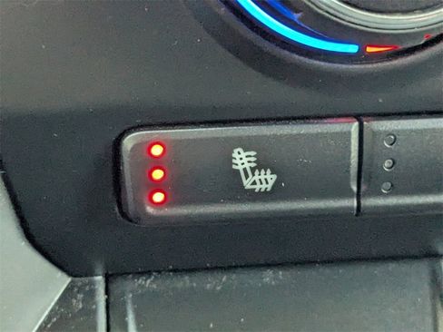 Used 2020 Chevrolet Silverado 1500 LT image 20