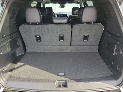 Certified 2025 Chevrolet Traverse High Country w/ LPO, Floor Liner Package FWD image 11