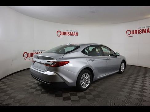Used 2025 Toyota Camry LE FWD image 10