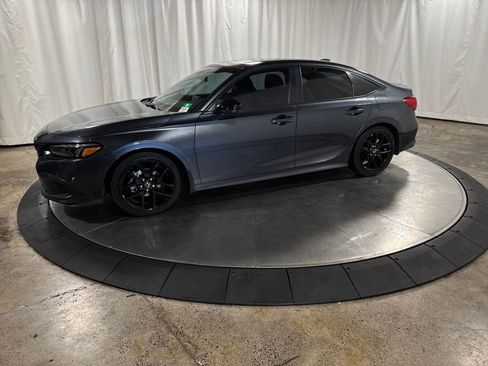 Used 2023 Honda Civic Sport image 6