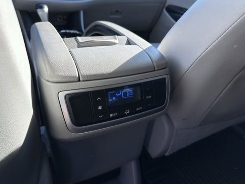 Used 2016 Toyota Highlander XLE image 30