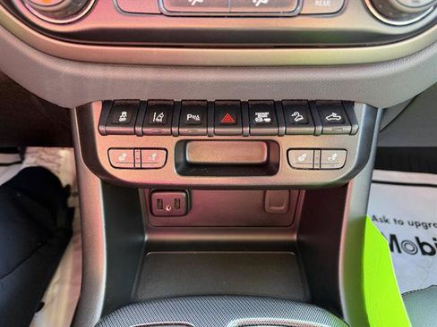 Used 2021 Chevrolet Colorado Z71 w/ Safety Package AWD/4WD image 41